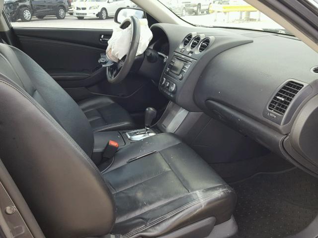 1N4AL2AP8CC149493 - 2012 NISSAN ALTIMA BAS GRAY photo 5