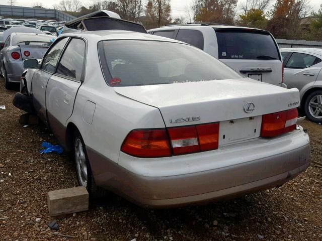 JT8BF28G2X5058546 - 1999 LEXUS ES 300 WHITE photo 3