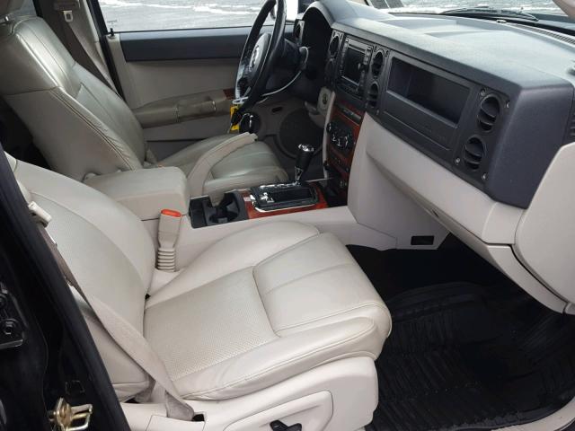 1J8HG58N56C141402 - 2006 JEEP COMMANDER BLACK photo 5