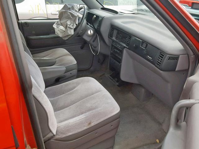 2P4GH2536NR660834 - 1992 PLYMOUTH VOYAGER RED photo 5