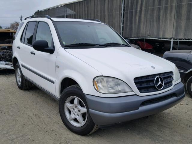 4JGAB54E7XA080477 - 1999 MERCEDES-BENZ ML 320 WHITE photo 1