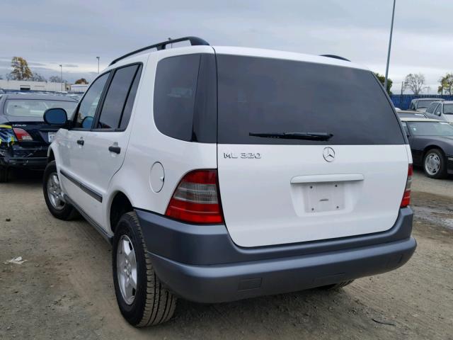 4JGAB54E7XA080477 - 1999 MERCEDES-BENZ ML 320 WHITE photo 3