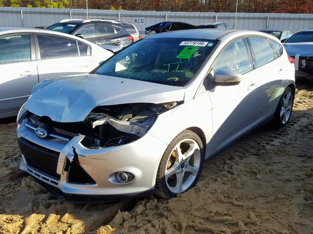 1FAHP3N22CL224521 - 2012 FORD FOCUS TITA SILVER photo 2