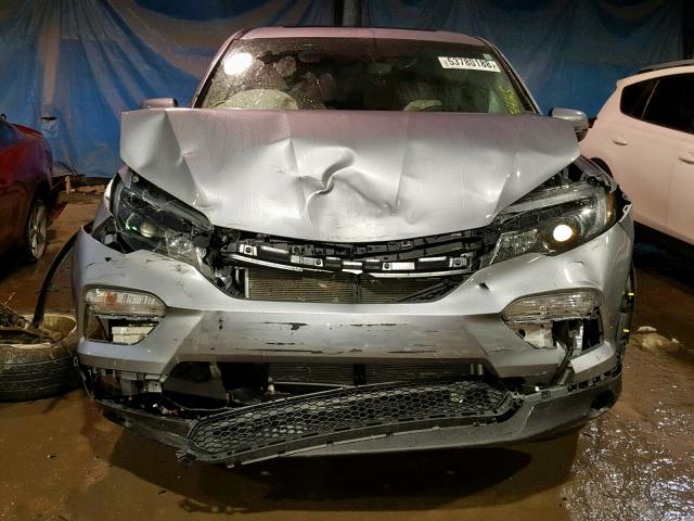 5FNYF6H72HB049266 - 2017 HONDA PILOT EXLN SILVER photo 9