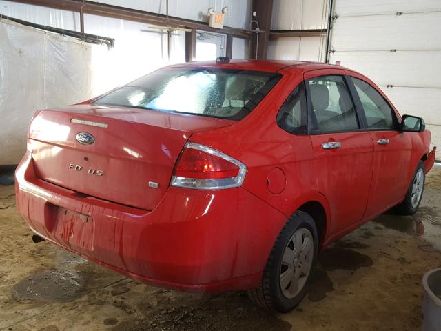 1FAHP34N78W199214 - 2008 FORD FOCUS S/SE RED photo 4