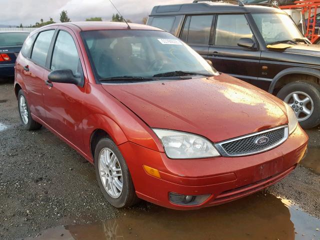 3FAFP37N95R123592 - 2005 FORD FOCUS ZX5 RED photo 1