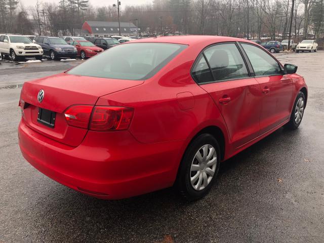 3VW2K7AJ2DM296044 - 2013 VOLKSWAGEN JETTA BASE RED photo 4