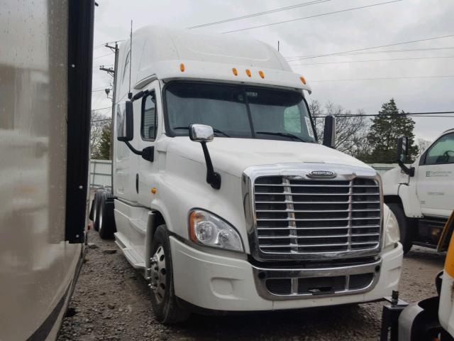 1FUJGLDV0DSBT0650 - 2013 FREIGHTLINER CASCADIA 1 WHITE photo 1