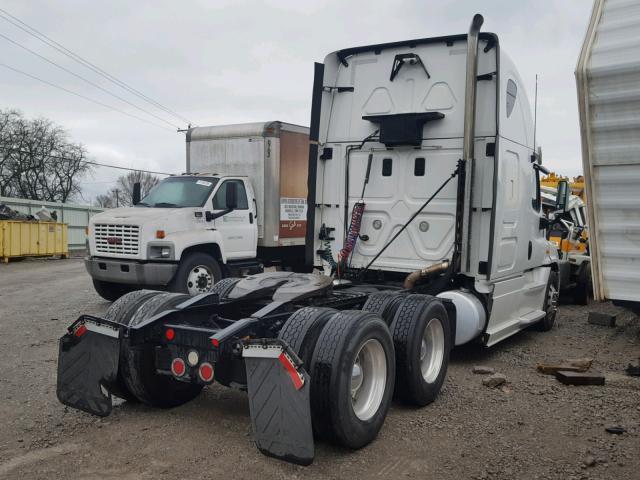 1FUJGLDV0DSBT0650 - 2013 FREIGHTLINER CASCADIA 1 WHITE photo 4