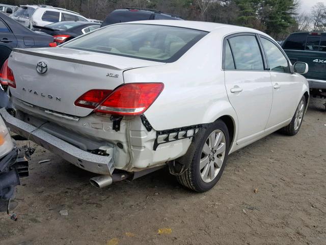 4T1BK36B16U081343 - 2006 TOYOTA AVALON XL WHITE photo 4