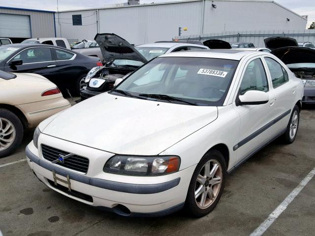 YV1RS61R522092905 - 2002 VOLVO S60 WHITE photo 2