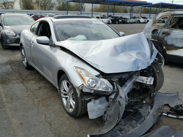 JNKCV64FX9M654749 - 2009 INFINITI G37 SILVER photo 1