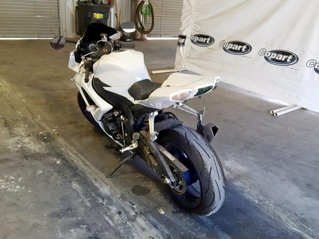 JS1GR7LAX82100442 - 2008 SUZUKI GSX-R750 WHITE photo 3