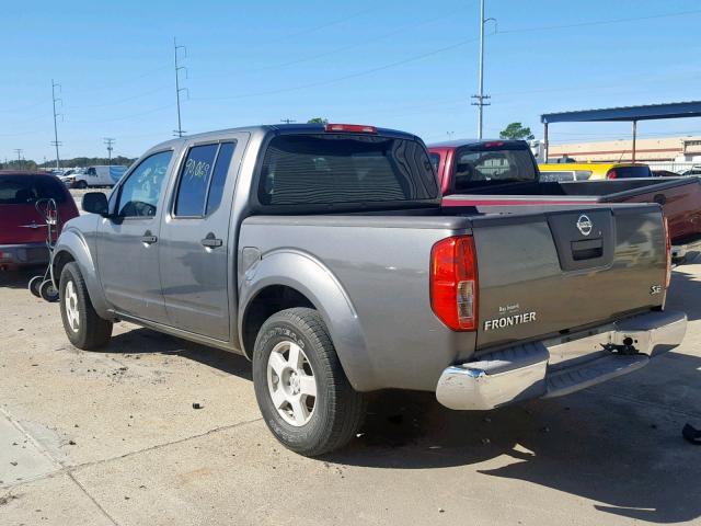 1N6AD07U66C416558 - 2006 NISSAN FRONTIER C GRAY photo 3