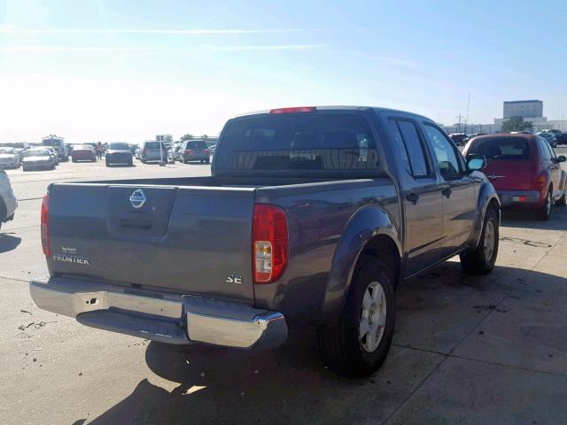 1N6AD07U66C416558 - 2006 NISSAN FRONTIER C GRAY photo 4