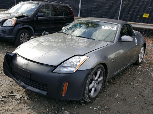 JN1AZ36A95M757591 - 2005 NISSAN 350Z ROADS SILVER photo 2