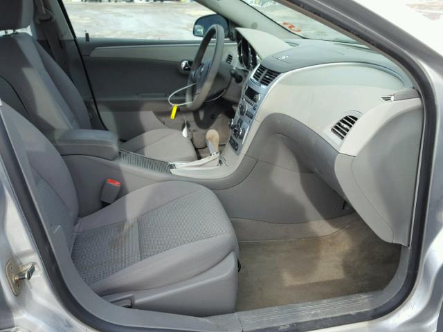 1G1ZH57B794229309 - 2009 CHEVROLET MALIBU 1LT SILVER photo 5