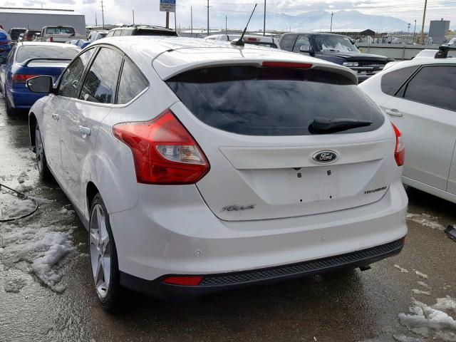 1FAHP3N29CL285252 - 2012 FORD FOCUS TITA WHITE photo 3