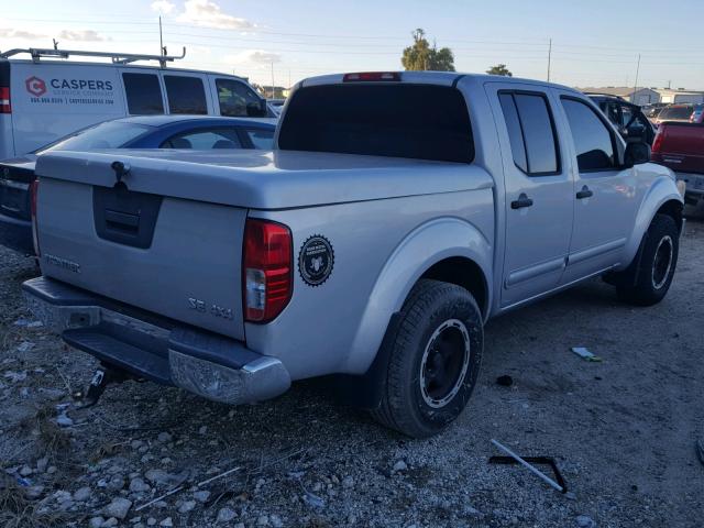 1N6AD07W98C416316 - 2008 NISSAN FRONTIER C SILVER photo 4