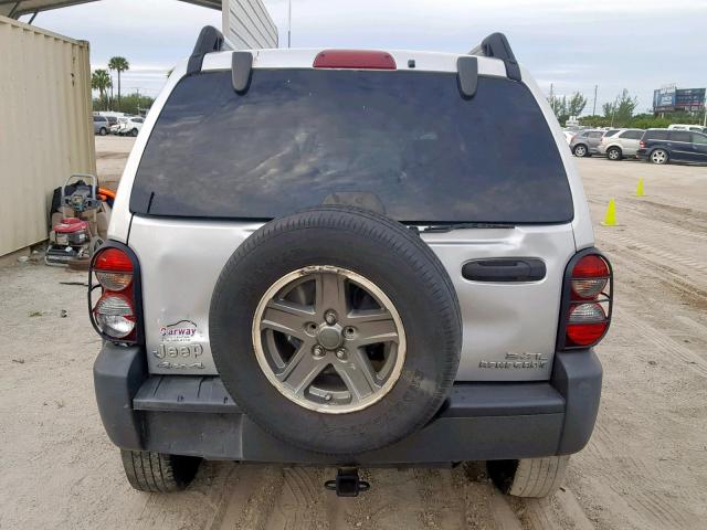 1J4GL38KX5W501599 - 2005 JEEP LIBERTY RE GRAY photo 9