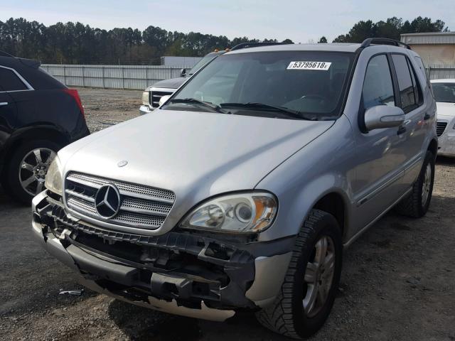 4JGAB57E14A478050 - 2004 MERCEDES-BENZ ML 350 SILVER photo 2