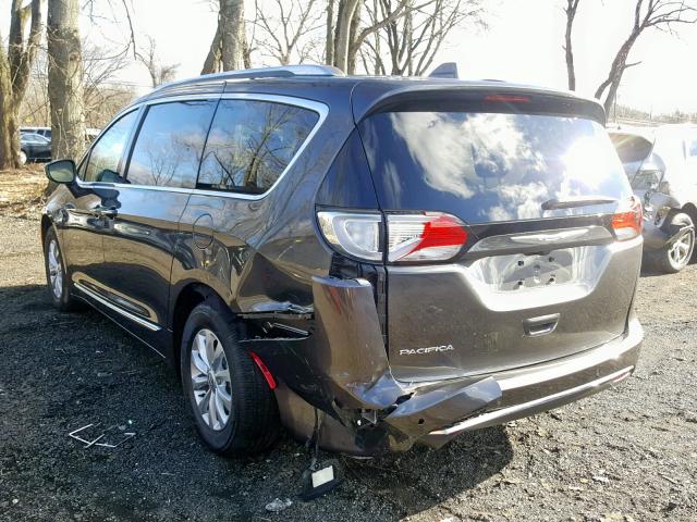 2C4RC1BG7JR124465 - 2018 CHRYSLER PACIFICA T GRAY photo 3