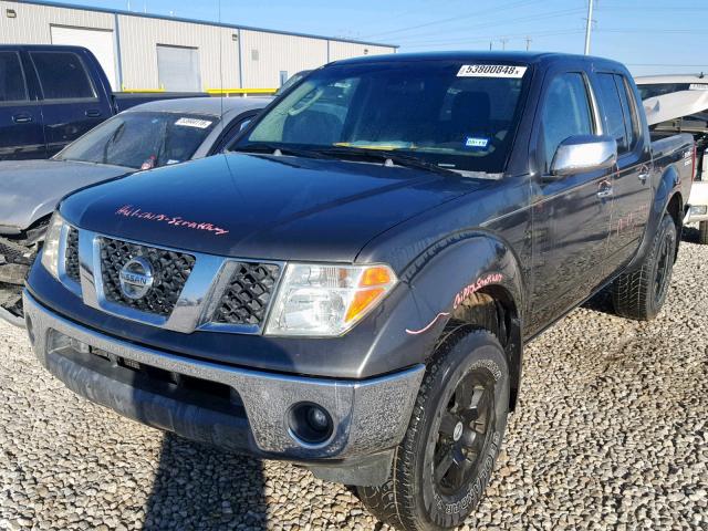 1N6AD07U45C456362 - 2005 NISSAN FRONTIER C GRAY photo 2