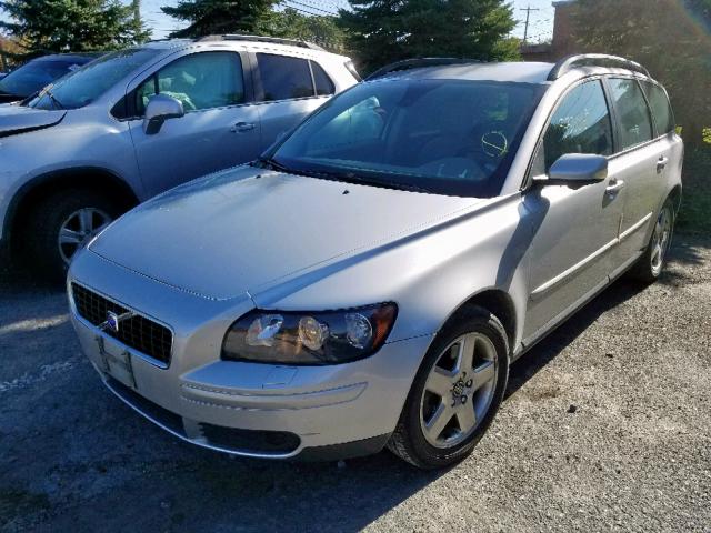 YV1MJ682952066513 - 2005 VOLVO V50 T5 SILVER photo 2