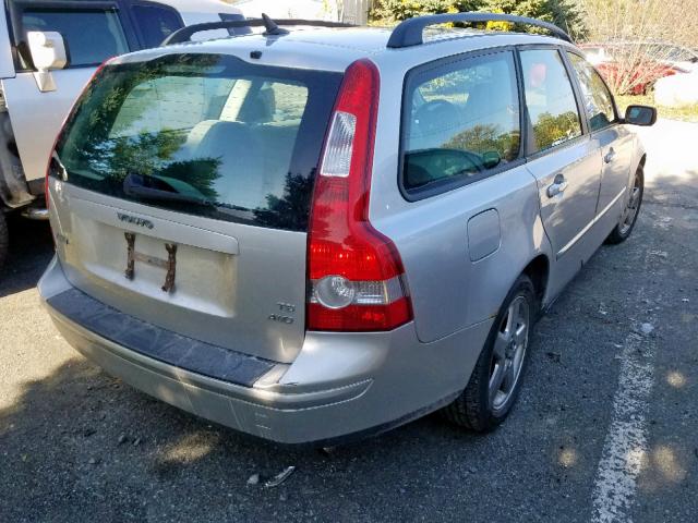 YV1MJ682952066513 - 2005 VOLVO V50 T5 SILVER photo 4