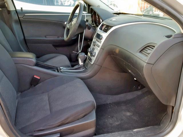 1G1ZC5EU6CF267757 - 2012 CHEVROLET MALIBU 1LT SILVER photo 5