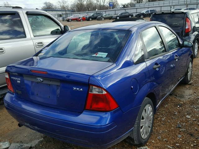 1FAFP34N65W115922 - 2005 FORD FOCUS ZX4 BLUE photo 4