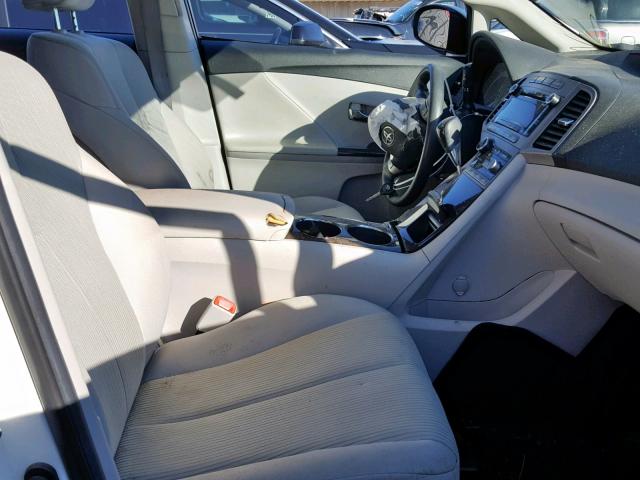 4T3ZK3BBXAU032436 - 2010 TOYOTA VENZA BASE WHITE photo 5