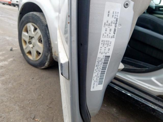 2D4RN4DE4AR210844 - 2010 DODGE GRAND CARA SILVER photo 10