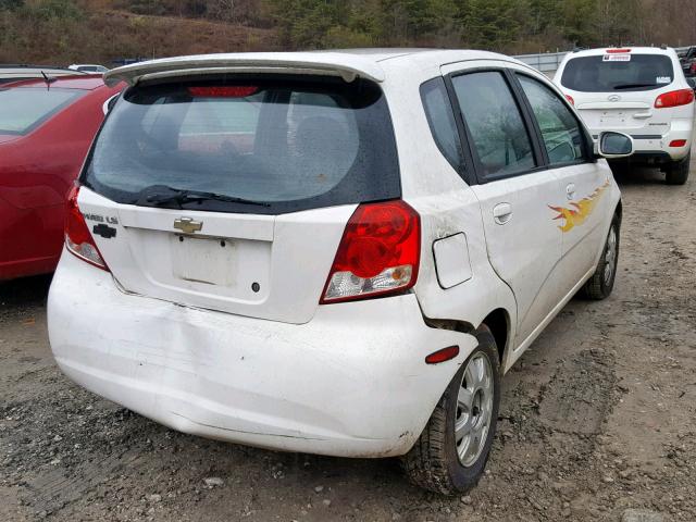 KL1TD62695B457561 - 2005 CHEVROLET AVEO BASE Ақ фото 4