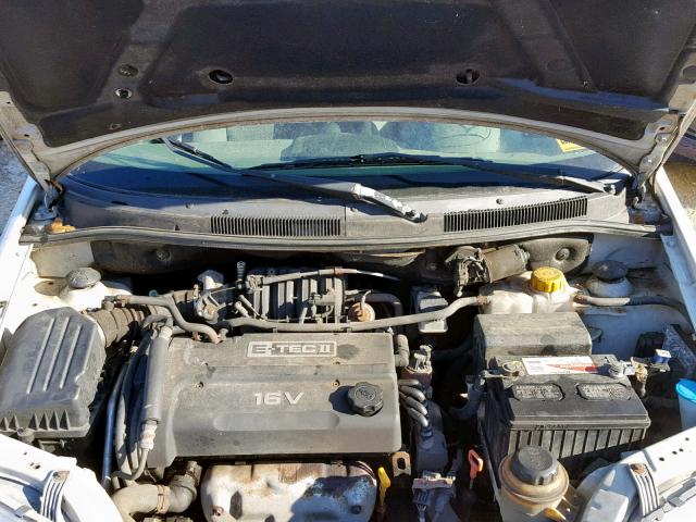 KL1TD62695B457561 - 2005 CHEVROLET AVEO BASE Ақ фото 7