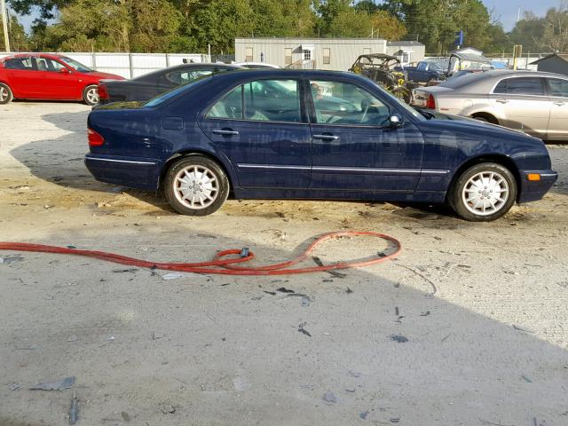 WDBJF65J61B261192 - 2001 MERCEDES-BENZ E 320 BLUE photo 9