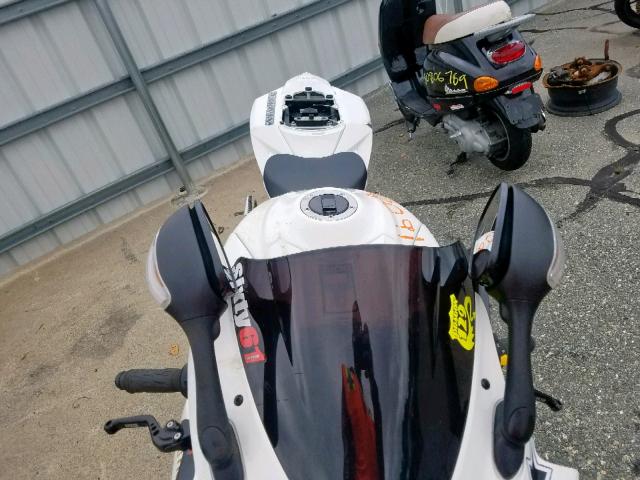 JS1GN7EA892104869 - 2009 SUZUKI GSX-R600 WHITE photo 6