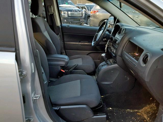 1J4NF1FB9AD620384 - 2010 JEEP COMPASS SP 银色 照片 5