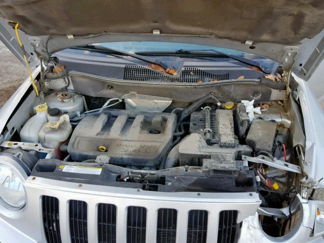 1J4NF1FB9AD620384 - 2010 JEEP COMPASS SP 银色 照片 7