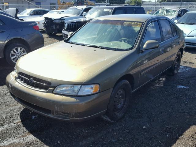 1N4DL01D4WC178579 - 1998 NISSAN ALTIMA XE GREEN photo 2