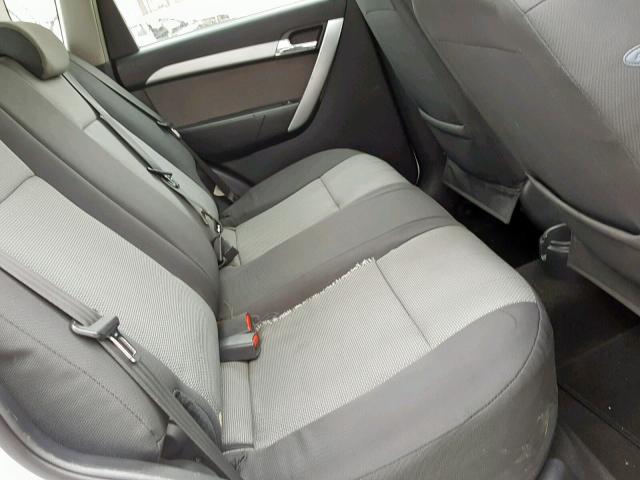 KL1TD6DE2BB137921 - 2011 CHEVROLET AVEO LS WHITE photo 6