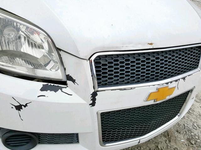 KL1TD6DE2BB137921 - 2011 CHEVROLET AVEO LS WHITE photo 9