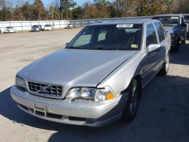 YV1LT56D0X2583819 - 1999 VOLVO S70 SILVER photo 2