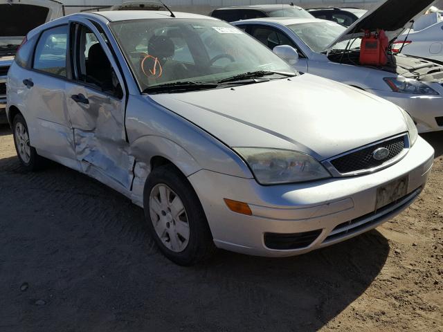 1FAFP37N36W205803 - 2006 FORD FOCUS ZX5 SILVER photo 1