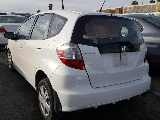 JHMGE8H30BS004228 - 2011 HONDA FIT WHITE photo 3