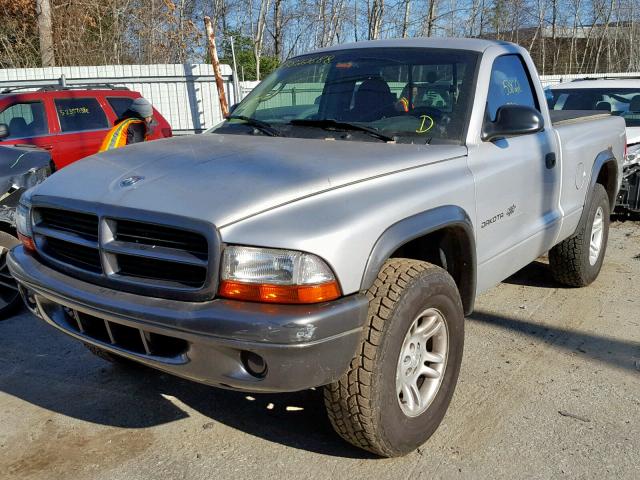 1B7GG16X12S720919 - 2002 DODGE DAKOTA BAS SILVER photo 2