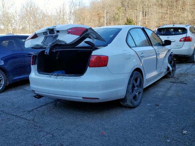 3VW1K7AJXDM255026 - 2013 VOLKSWAGEN JETTA BASE WHITE photo 4
