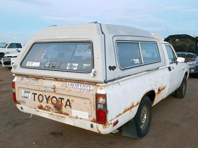 JT4RN44D2C0074229 - 1982 TOYOTA PICKUP / C WHITE photo 4