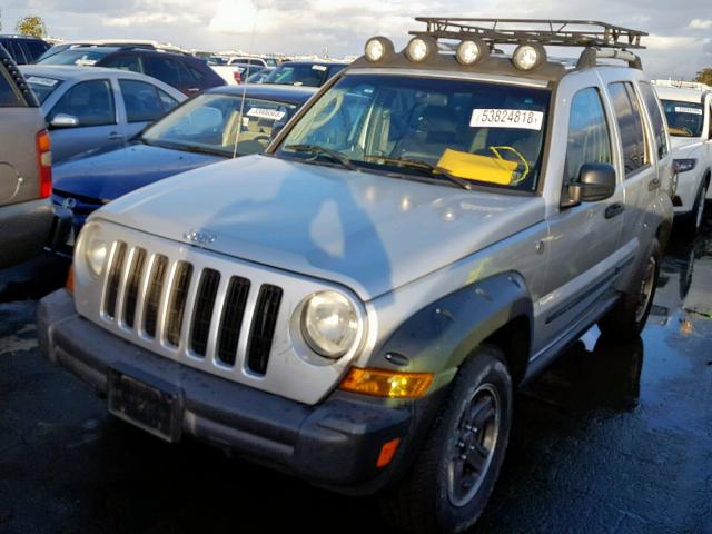 1J4GL38K75W575577 - 2005 JEEP LIBERTY RE SILVER photo 2