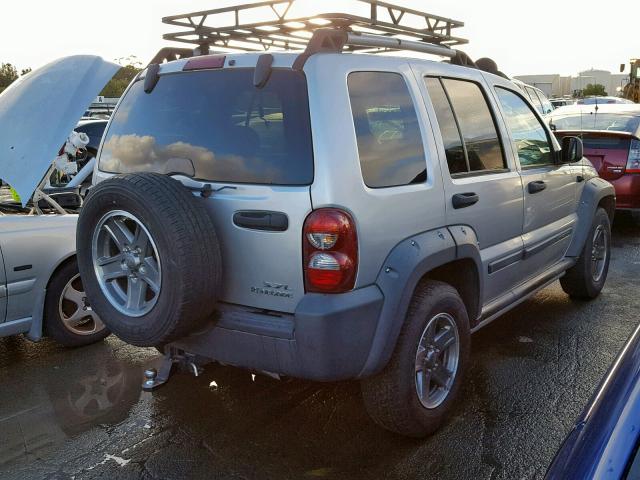 1J4GL38K75W575577 - 2005 JEEP LIBERTY RE SILVER photo 4